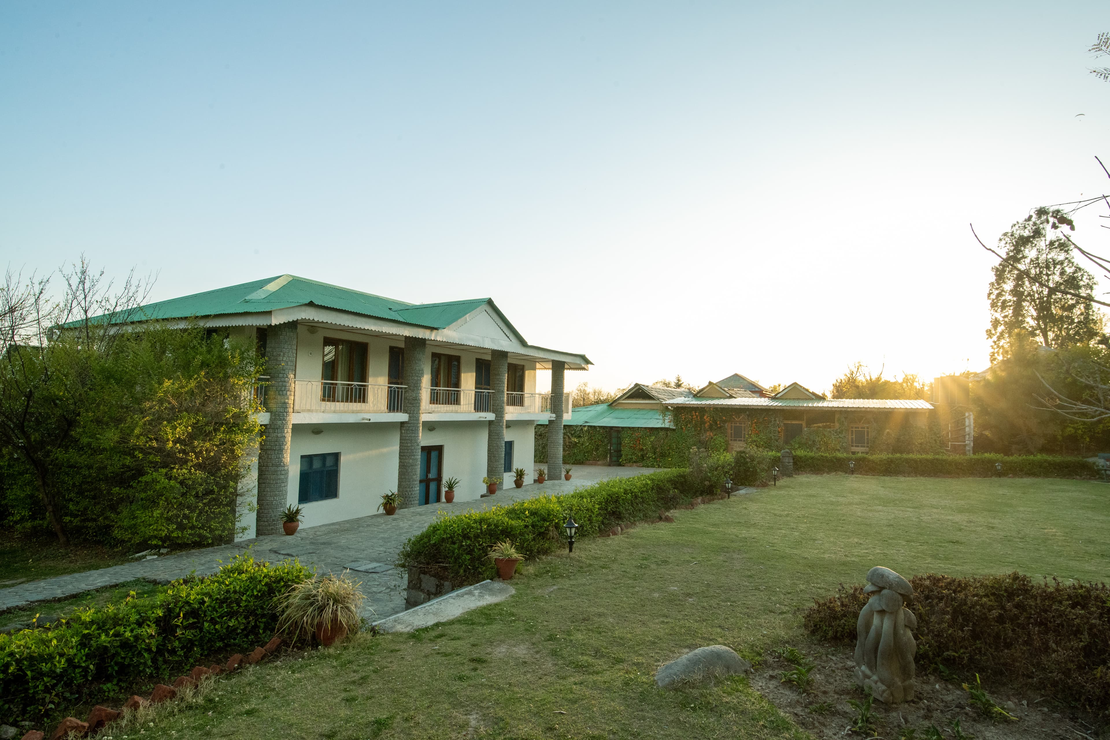 home-banner-image